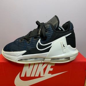 Nike LEBRON WITNESS 6